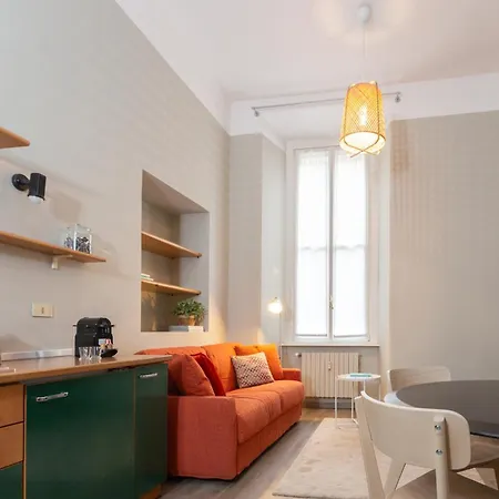 Da Laura - Center - M1 Station Apartment Milan