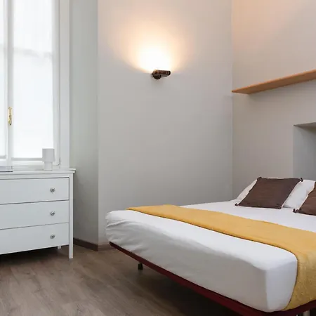 Da Laura - Center - M1 Station Apartment Milan