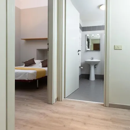 Da Laura - Center - M1 Station Apartment *