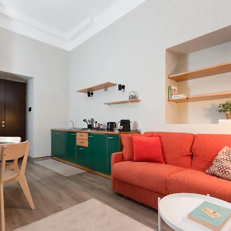 Da Laura - Center - M1 Station Apartment
