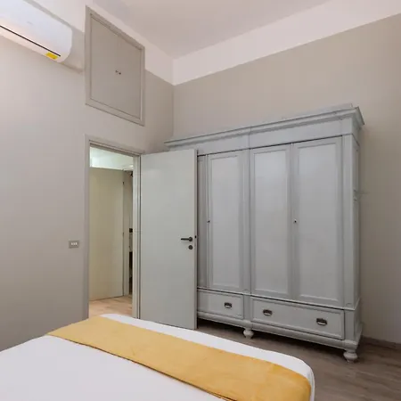 Da Laura - Center - M1 Station Apartment Milan